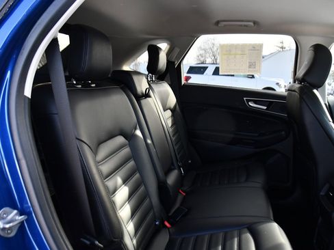Used 2022 Ford Edge SEL w/ Convenience Package image 17