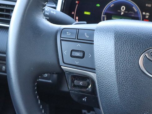 Used 2025 Toyota Camry SE image 26