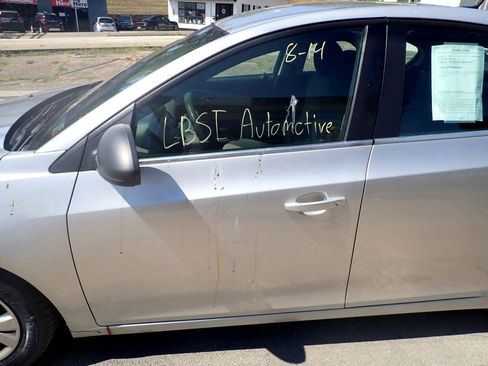 Used 2012 Chevrolet Cruze LS image 22