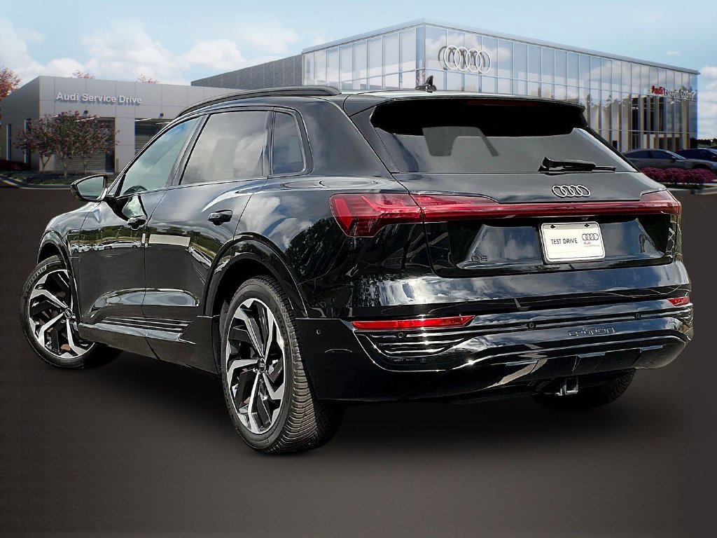 Used 2024 Audi Q8 e-tron Premium Plus w/ Premium Plus Package AWD/4WD image 5