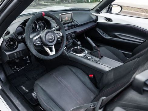 Used 2017 MAZDA MX-5 Miata Club w/ Brembo/BBS Package image 2