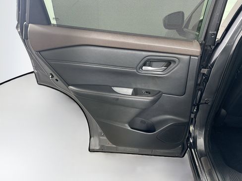 Used 2023 Nissan Rogue SL w/ SL Premium Package image 28