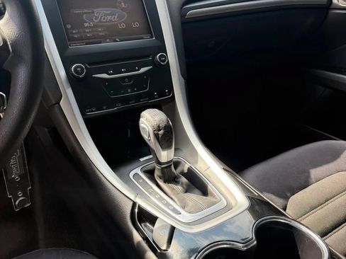 Used 2014 Ford Fusion SE FWD image 16