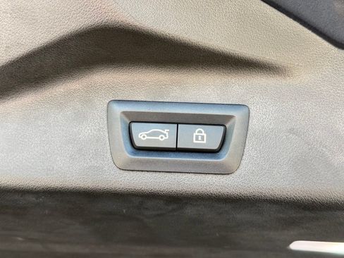 Used 2022 BMW X5 xDrive40i w/ M Sport Package AWD/4WD image 20