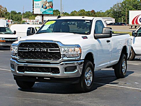 Used 2024 RAM 2500 Tradesman w/ Chrome Appearance Group AWD/4WD image 2