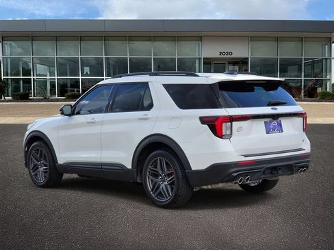 Used 2025 Ford Explorer ST w/ Sun And Sound Package AWD/4WD image 4