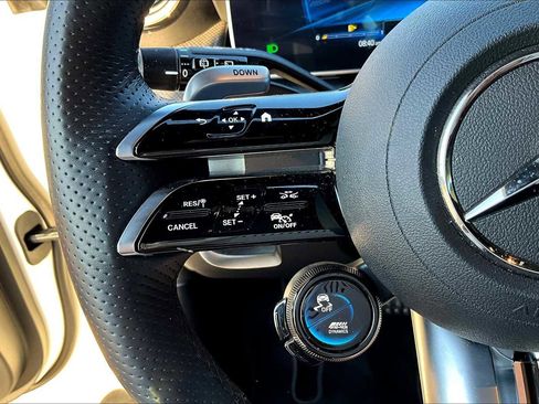 Used 2024 Mercedes-Benz GLC 43 AMG 4MATIC image 22