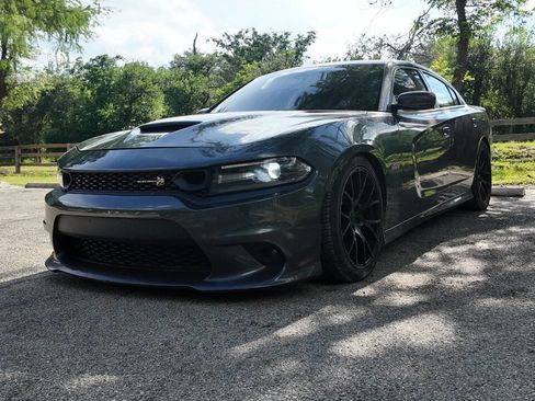 Used 2019 Dodge Charger Scat Pack RWD image 9