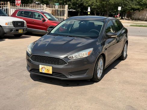 Used 2016 Ford Focus SE FWD image 5