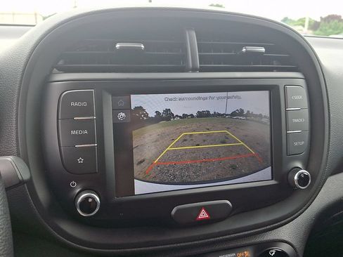 Certified 2023 Kia Soul LX w/ LX Technology Package FWD image 18
