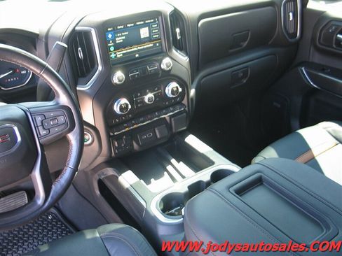 Used 2021 GMC Sierra 1500 AT4 w/ AT4 Premium Package AWD/4WD image 8