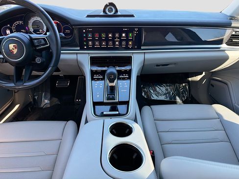 Used 2023 Porsche Panamera 4S w/ Premium Package image 18