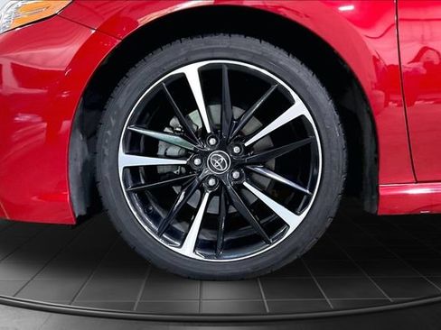 Used 2020 Toyota Camry XSE w/ Blackout Package FWD image 9