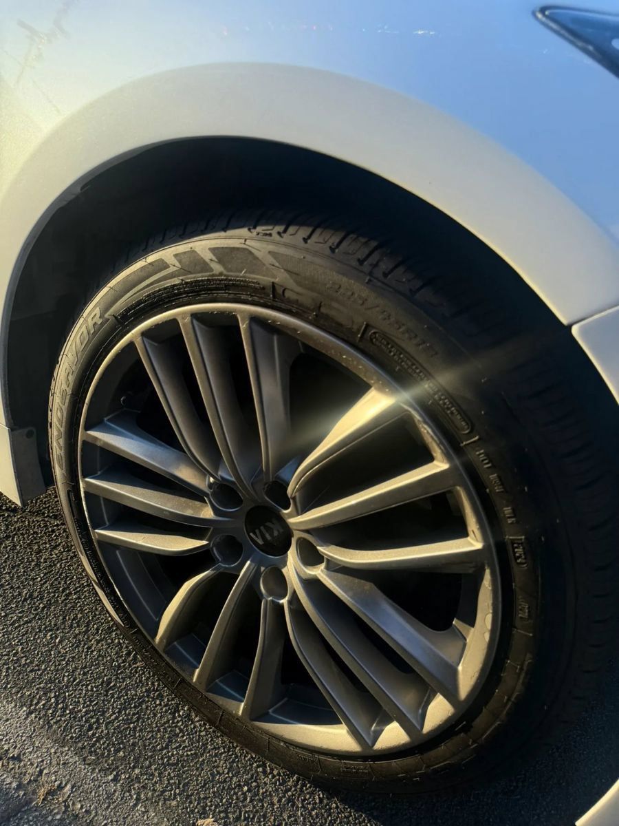 Used 2018 Kia Stinger RWD image 9
