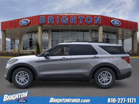 Used 2026 Ford Explorer Active AWD/4WD image 2