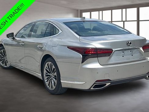 Used 2022 Lexus LS 500 w/ Accessory Package (Z2) RWD image 4