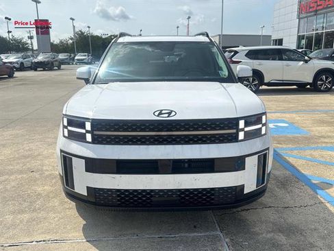 Used 2025 Hyundai Santa Fe Calligraphy FWD image 2