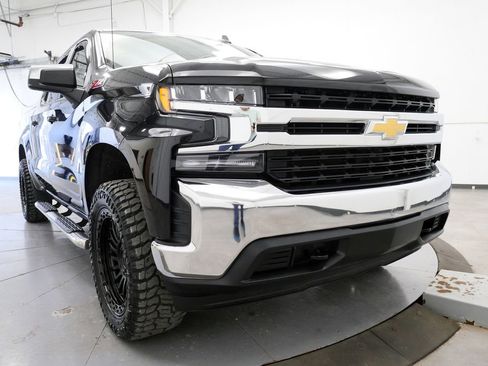 Used 2021 Chevrolet Silverado 1500 LT image 38