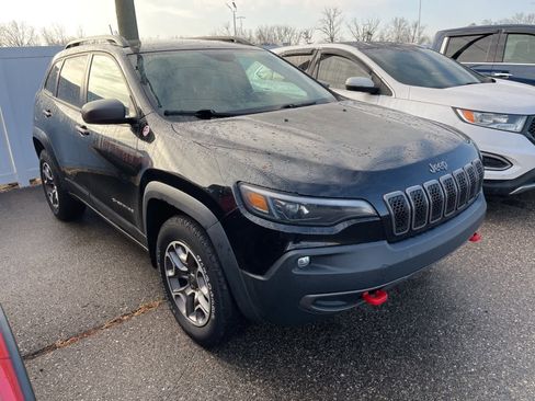 Used 2020 Jeep Cherokee Trailhawk w/ Cold Weather Group image 19