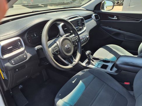 Used 2016 Kia Sorento LX FWD image 5