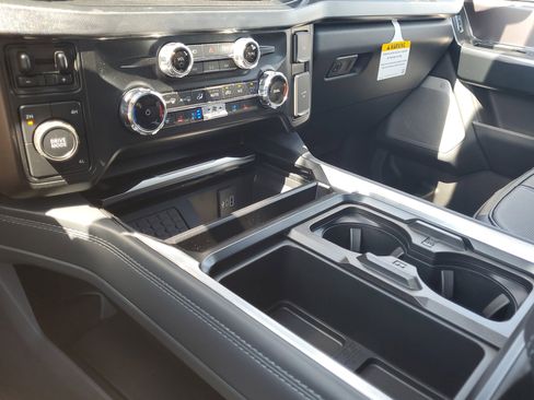 New 2026 Ford F450 Platinum w/ FX4 Off-Road Package image 19