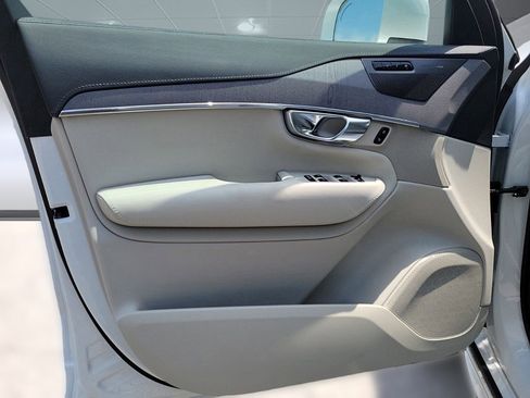 New 2024 Volvo XC90 T8 Ultimate w/ Protection Package Premier image 21