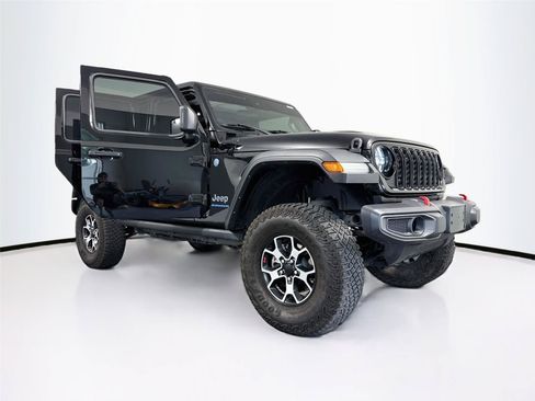 Used 2024 Jeep Wrangler Unlimited AWD/4WD image 25
