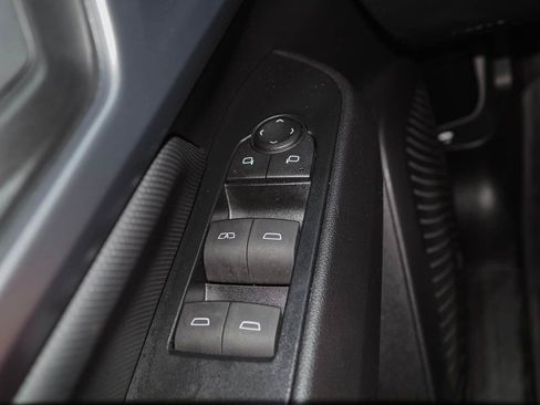 Used 2025 Chevrolet Equinox EV RS FWD image 24