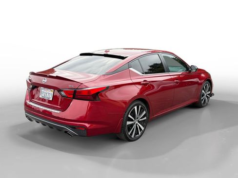 Used 2021 Nissan Altima 2.5 SR w/ SR Premium Package FWD image 5