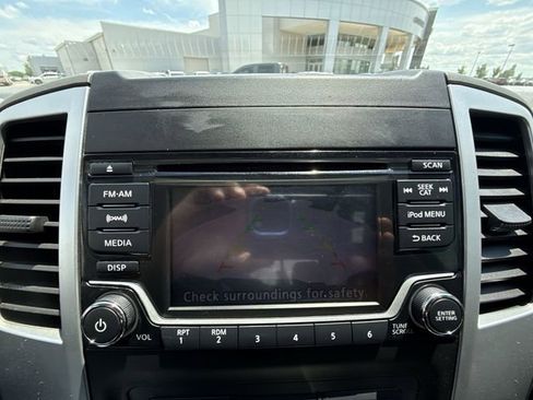 Used 2018 Nissan Frontier SV RWD image 17