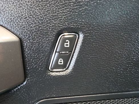 Used 2020 Ford F150 XLT w/ Equipment Group 302A Luxury AWD/4WD image 17
