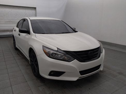Used 2018 Nissan Altima 2.5 SR w/ SR Midnight Edition FWD image 13