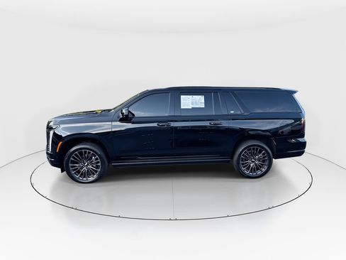 Used 2025 Cadillac Escalade ESV Sport Platinum AWD/4WD image 5