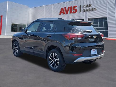 Used 2025 Chevrolet TrailBlazer LT AWD/4WD image 9