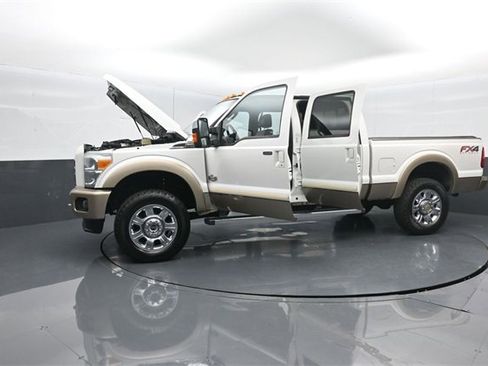 Used 2014 Ford F350 King Ranch w/ King Ranch w/Chrome Package image 28