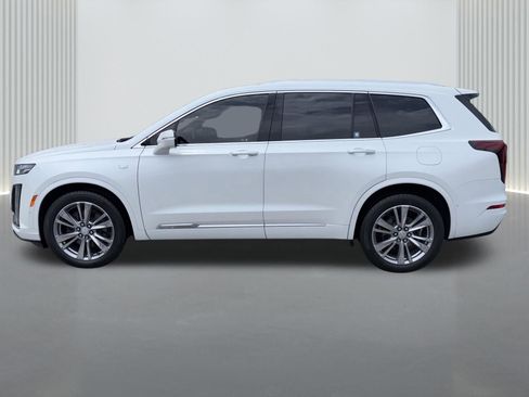 Used 2023 Cadillac XT6 Premium Luxury w/ Technology Package FWD image 8