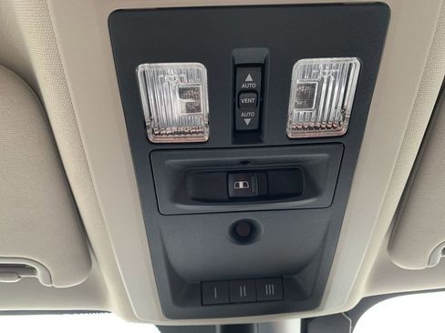 Used 2016 RAM 1500 Laramie w/ Convenience Group image 29