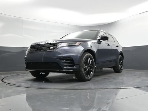 Certified 2025 Land Rover Range Rover Velar Dynamic SE image 26