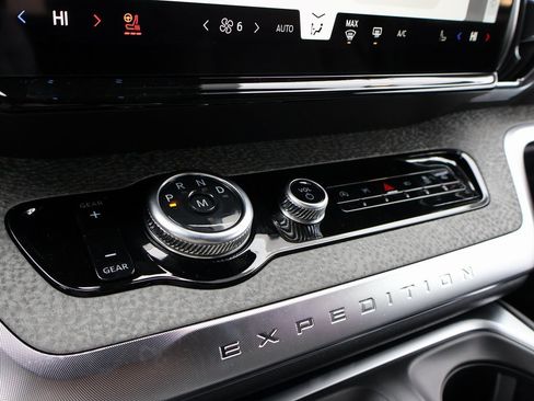 New 2025 Ford Expedition Tremor image 40