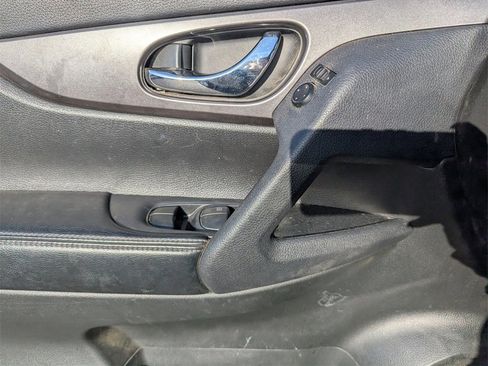 Used 2014 Nissan Rogue SV w/ SV Premium Package image 18