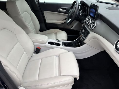 Used 2019 Mercedes-Benz GLA 250 4MATIC image 22