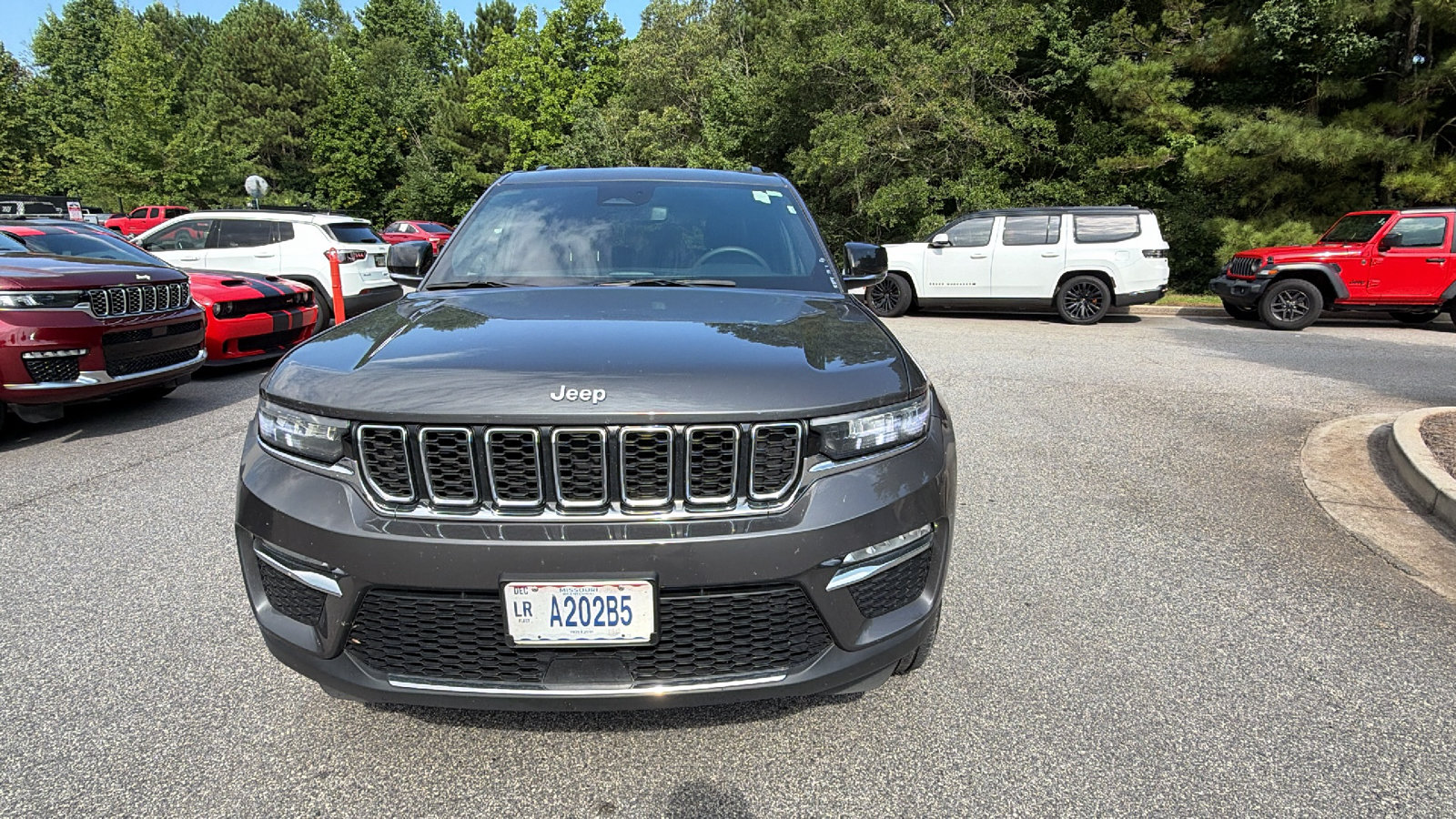 Used 2024 Jeep Grand Cherokee Limited 4xe AWD/4WD image 3