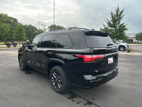 Used 2025 Toyota Sequoia Platinum AWD/4WD image 15