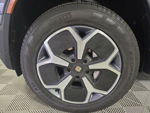 Used 2024 Rivian R1T Adventure image 9