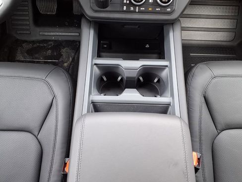 New 2026 Land Rover Defender 110 X-Dynamic SE AWD/4WD image 21