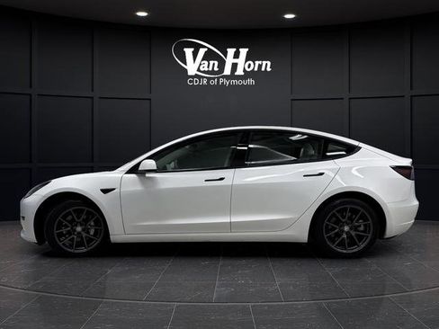 Used 2021 Tesla Model 3 Standard Range Plus image 13