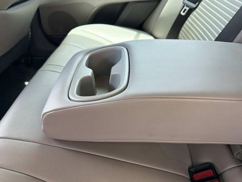 Used 2021 Toyota Camry SE FWD image 22