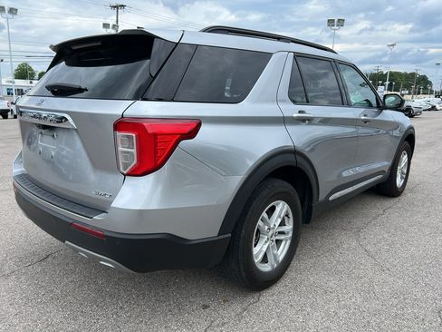 Used 2024 Ford Explorer XLT w/ Equipment Group 202A AWD/4WD image 3