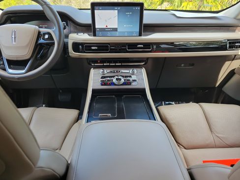 Used 2020 Lincoln Aviator Reserve w/ Equipment Group 201A image 14