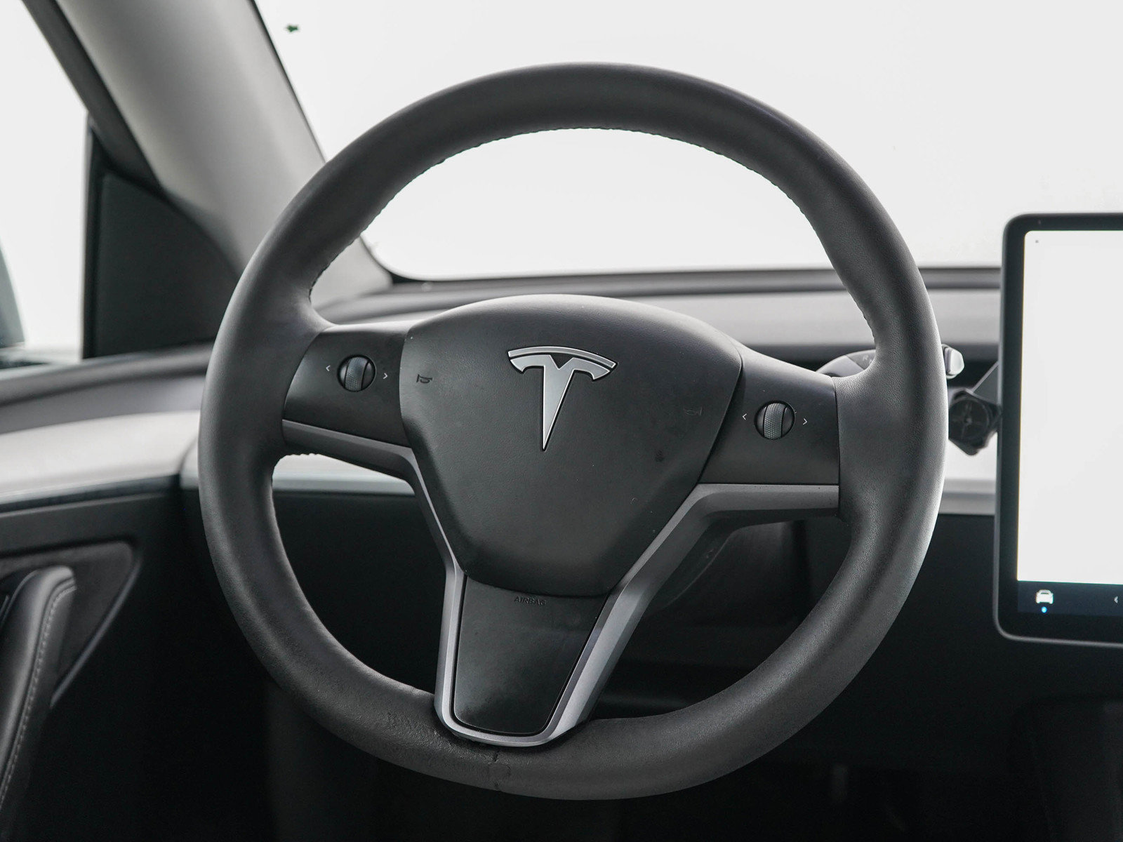 Used 2023 Tesla Model Y Performance AWD/4WD image 17